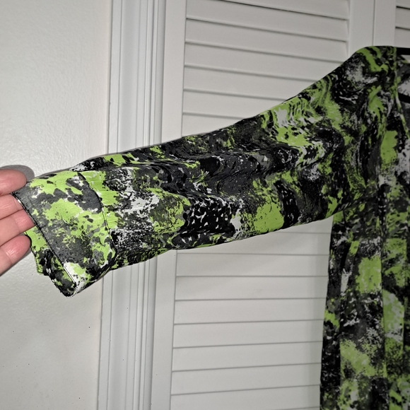 Green and Black Women's Blouse - Picture 3 of 4